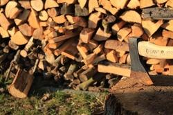 Jetzt mit Holz heizen anstatt mit Gas oder Öl – wir helfen Ihnen, umzusteigen!